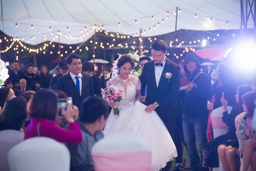 Ngắm trọn ảnh đám cưới cổ tích của 'ca nương' Kiều Anh - 1