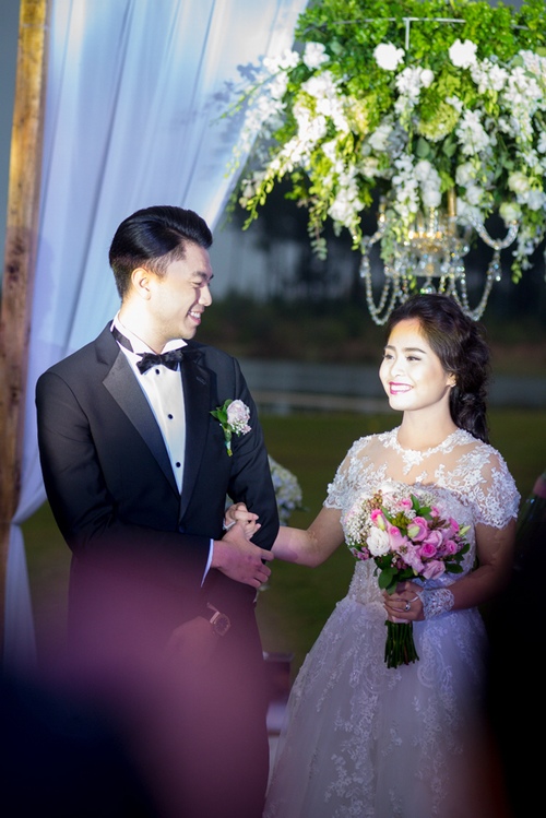 Ngắm trọn ảnh đám cưới cổ tích của 'ca nương' Kiều Anh - 2