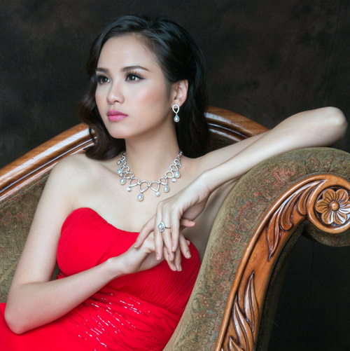 Sang trọng, may mắn với ngọc trai South Sea trắng - 2