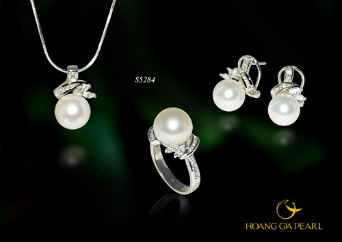 Sang trọng, may mắn với ngọc trai South Sea trắng - 3