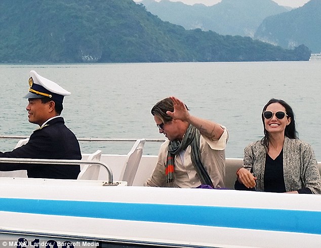 Con trai nuôi gốc Việt của Angelina Jolie gặp sự cố tại Thái Lan - 2