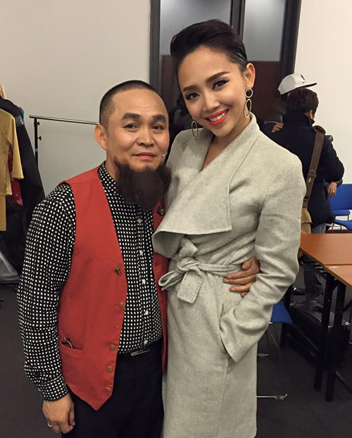 Facebook sao 30/12: Hiệp Gà khoe clip hôn bạn gái mới - 7