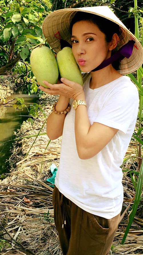 Facebook sao 30/12: Hiệp Gà khoe clip hôn bạn gái mới - 13