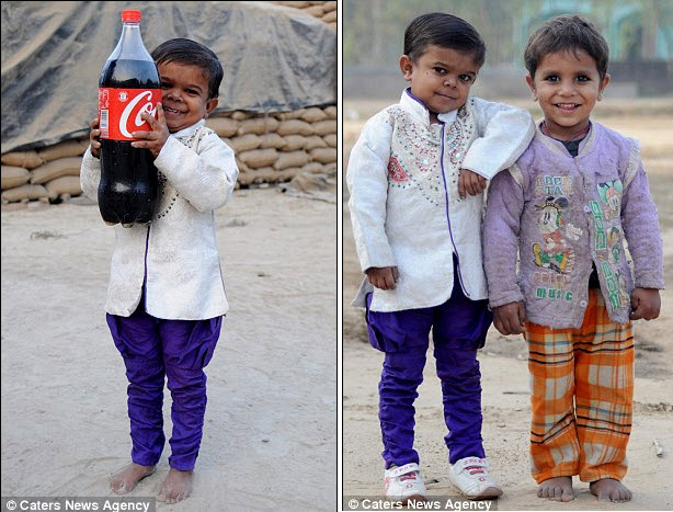 Cậu bé 15 tuổi trong hình hài bé lên 4 - 7