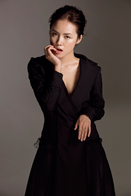 Chị em Phương Linh đẹp ma mị trong loạt ảnh mới - 9