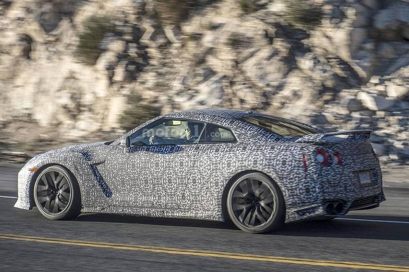 Nissan GT-R 2017 lộ ảnh trên đường thử nghiệm - 3