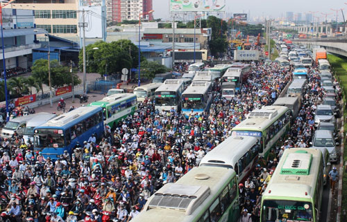 Kẹt xe kinh hoàng trên xa lộ Hà Nội - 1