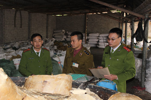 Hà Nội: Bắt gần 100 tấn mỡ bẩn chứa trong 2.000 bao tải - 3