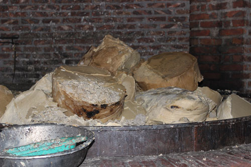 Hà Nội: Bắt gần 100 tấn mỡ bẩn chứa trong 2.000 bao tải - 5