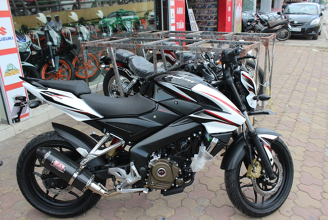 Động cơ 4 thì SOHC xi-lanh đơn dung tích 199,5 phân khối làm mát bằng chất lỏng. Công suất 23,2 mã lực tại vòng tua máy 9.500 vòng/phút, mô-men xoắn cực đại 18,3 Nm tại 8.000 vòng/phút
