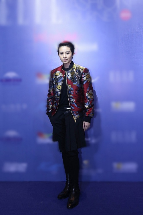 Angela Phương Trinh "kín cổng cao tường" trên thảm đỏ - 4