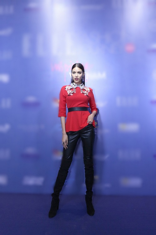 Angela Phương Trinh "kín cổng cao tường" trên thảm đỏ - 13