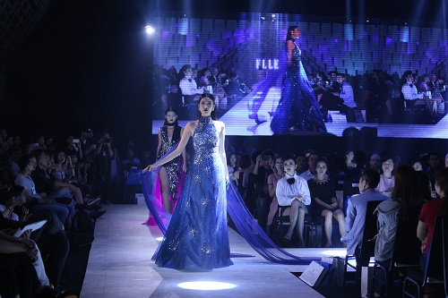 Angela Phương Trinh "kín cổng cao tường" trên thảm đỏ - 13