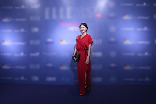 Hoàng Yến tái xuất với khuôn mặt vô hồn - 13