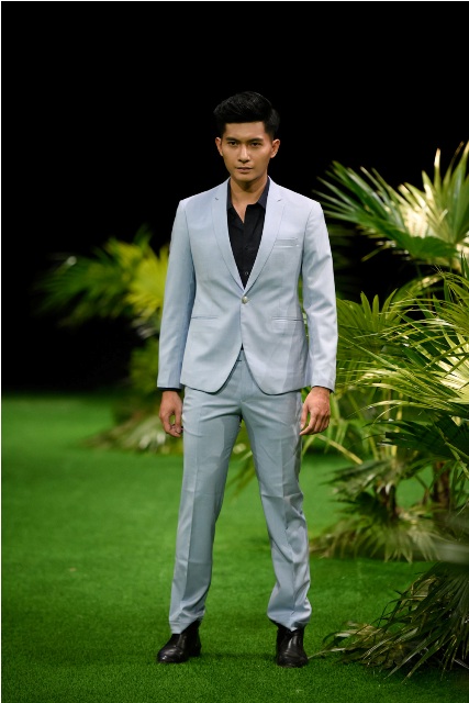 Dàn mẫu nhí tung hoành sàn catwalk tuần lễ thời trang VN - 9