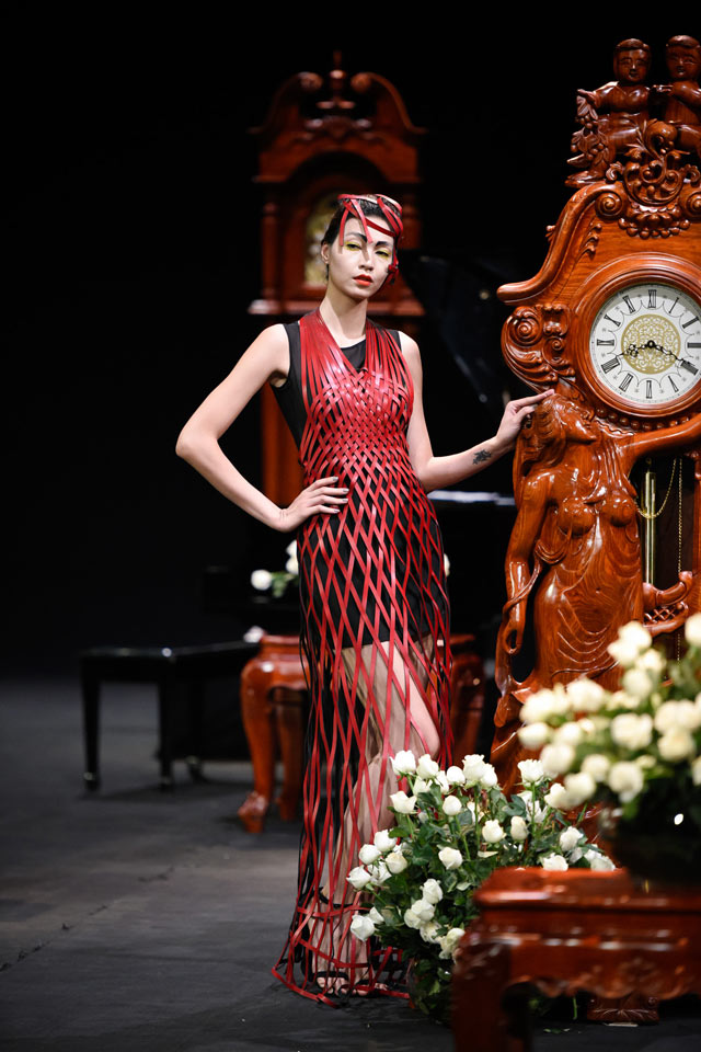 Thời gian lắng đọng tại đêm diễn haute couture VFW - 3