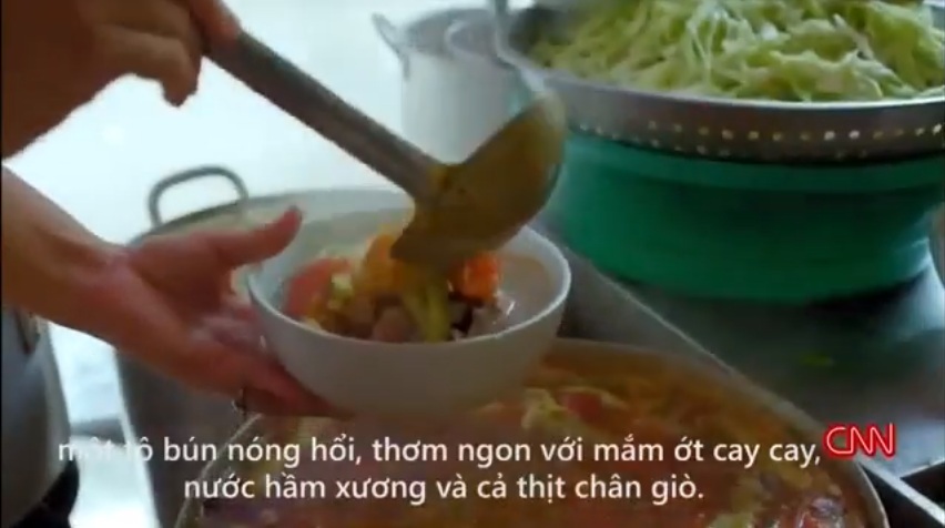 “Bún chửi” nổi tiếng HN được khen trên truyền hình Mỹ - 3