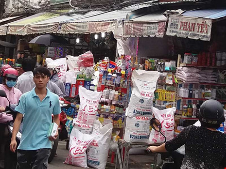 Vận động người bán hóa chất ở chợ Kim Biên chuyển nghề - 1