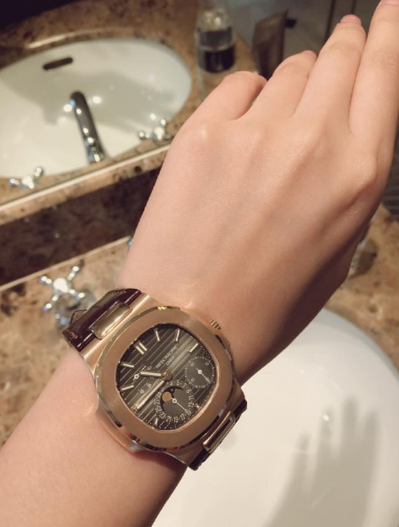 "Suýt ngất" với hàng hiệu tiền tấn của Mai Phương Thúy - 6