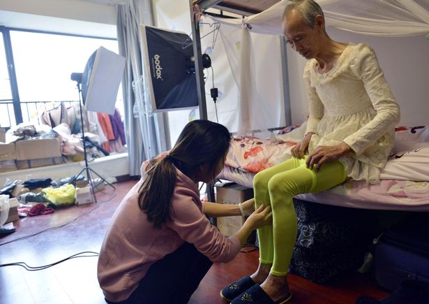 Ngả mũ trước hai cụ ông sành điệu hơn cả phái đẹp - 12