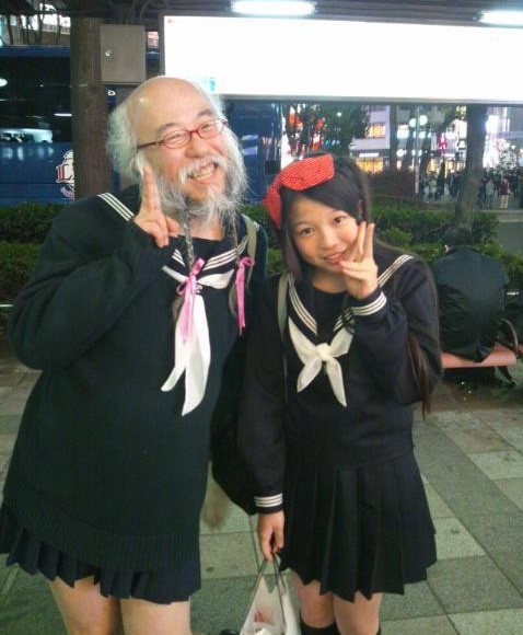 Ngả mũ trước hai cụ ông sành điệu hơn cả phái đẹp - 3