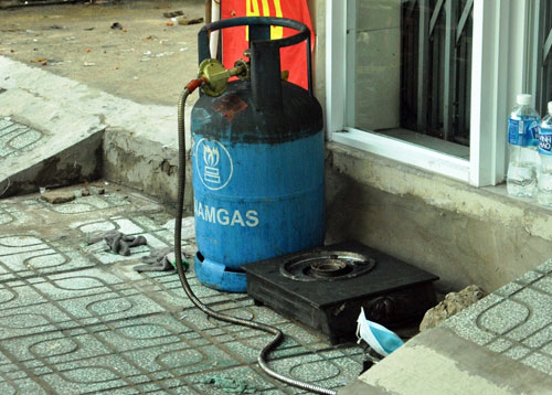 Tan hoang hiện trường vụ cháy tiệm cưới hỏi, 3 người tử vong - 9