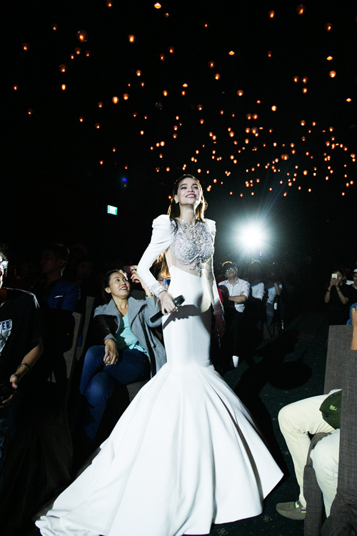 Hà Hồ hát "Chắc ai đó sẽ về" của Sơn Tùng khiến fan phấn khích - 7