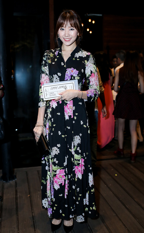 Hà Hồ hát "Chắc ai đó sẽ về" của Sơn Tùng khiến fan phấn khích - 12