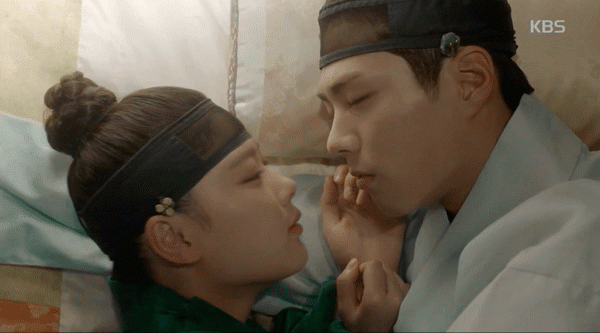 Những nụ hôn &#34;chan&#34; đầy nước mắt trong phim Hoa – Hàn - 1