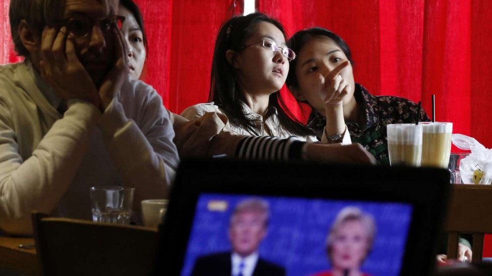 Bất ngờ: Dân Trung Quốc ủng hộ bà Clinton hơn ông Trump - 1