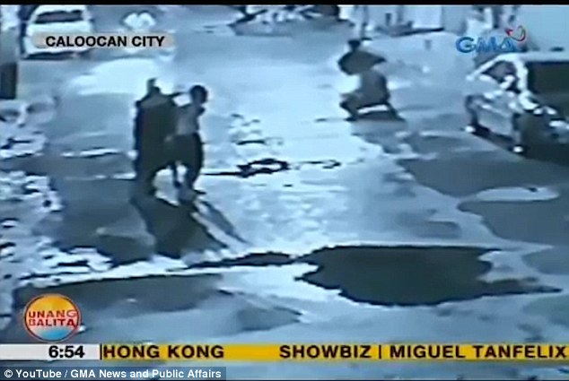 Video người bị hành quyết vì ma túy gây sốc ở Philippines - 1