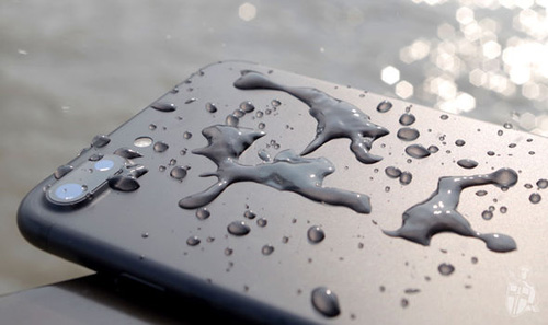 Top Smartphone chống nước đáng mua nhất mùa mưa bão - 1