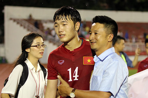 Việt Nam thắng Triều Tiên: Cầu thủ xúc động tri ân khán giả - 1