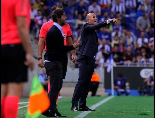 Zidane đối diện khả năng bị Real Madrid sa thải - 1