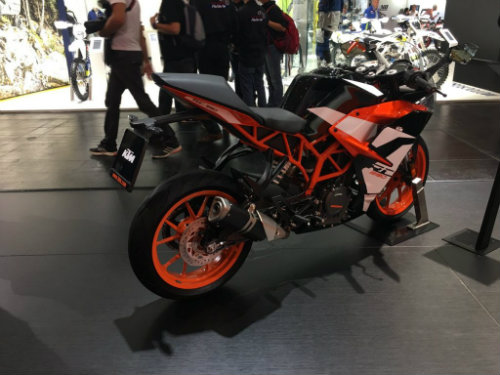 KTM RC 390 trình làng trong màu áo mới - 2