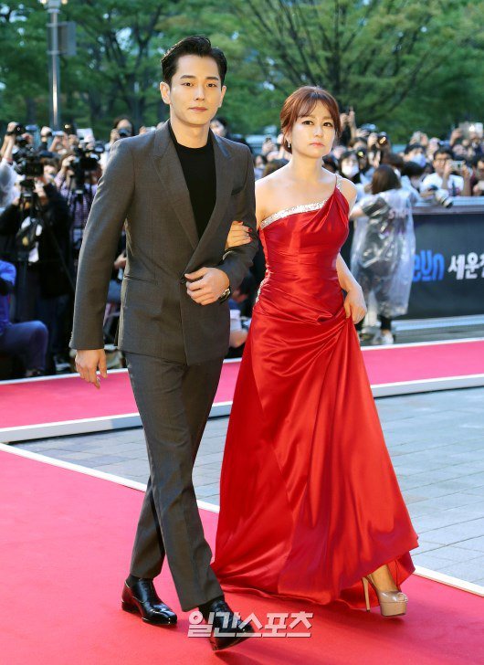 35 tuổi, Son Ye Jin trẻ trung không kém sao phim 19+ - 12