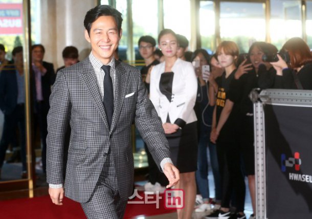 35 tuổi, Son Ye Jin trẻ trung không kém sao phim 19+ - 14