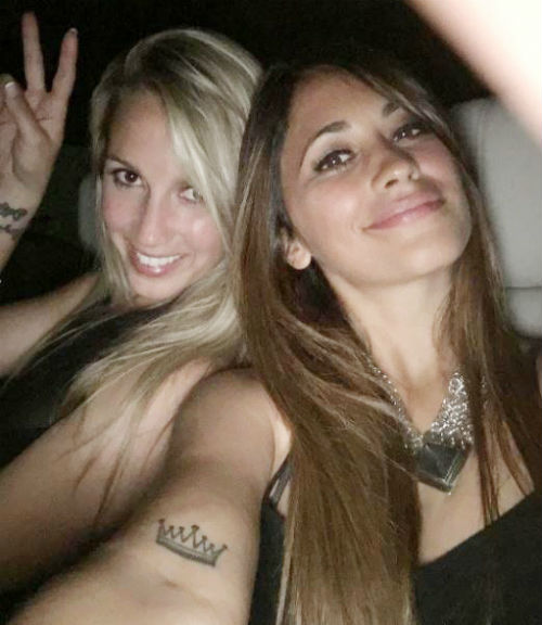 Messi và bạn gái ngầm ví mình là “Vua và Hoàng hậu” - 4