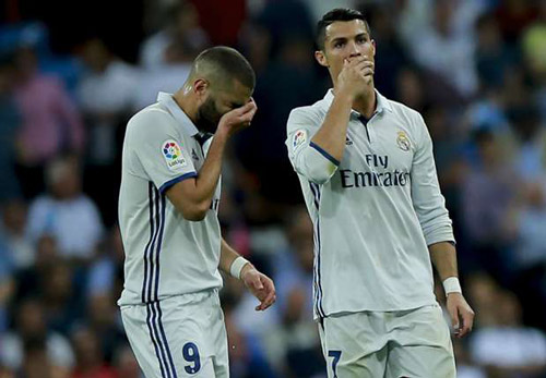 Real lục đục vì Zidane thiên vị Ronaldo-Bale-Benzema - 1