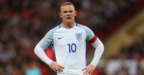 ĐT Anh: Mờ nhạt, Rooney còn suýt đạp gãy chân đối thủ - 1