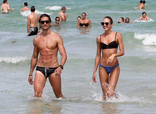 Cặp đôi trai 6 múi, gái sexy khiến người đời ngưỡng mộ - 5