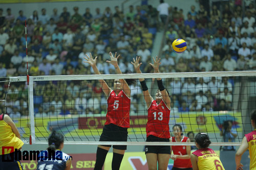 Ở tuổi băm, Hoa khôi Kim Huệ tung hoành trên sân - 12