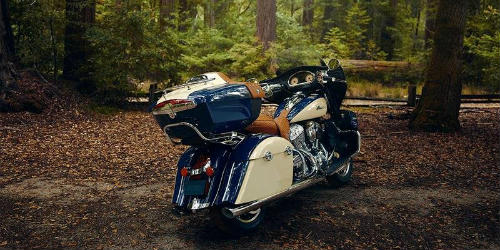 2017 Indian Roadmaster đủ sức “hạ gục” Harley-Davidson - 7