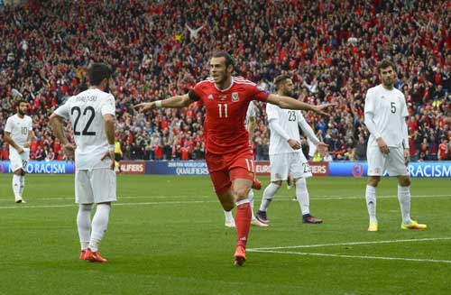Bale tiến sát kỉ lục ghi bàn của xứ Wales - 1