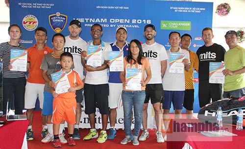 Sang VN, cựu HLV của Sharapova thán phục người đẹp Nga - 2