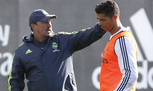 Scandal thầy-trò rúng động: Ronaldo xỏ mũi "gã khờ" Benitez (P4) - 2