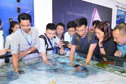 Choáng ngợp sàn diễn công nghệ đẳng cấp Galaxy Studio tại Việt Nam - 2