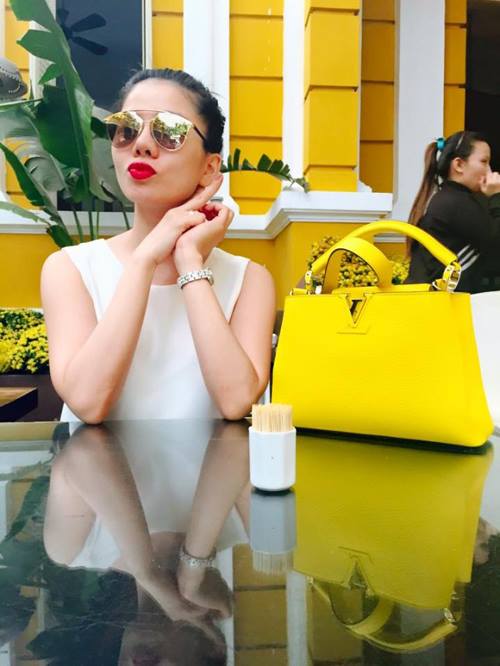 Đã mắt ngắm BST hàng hiệu đồ sộ của Lệ Quyên - 9