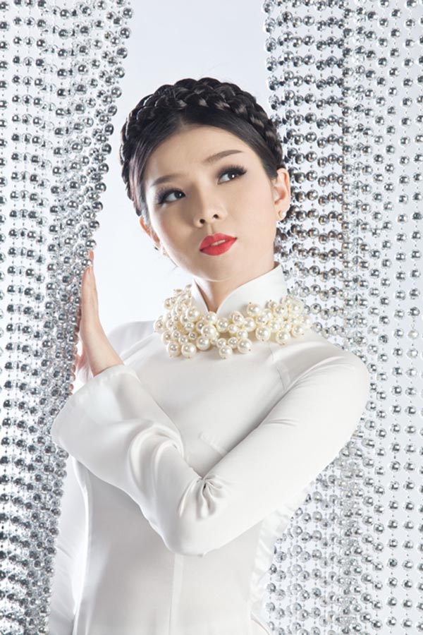 Đã mắt ngắm BST hàng hiệu đồ sộ của Lệ Quyên - 12