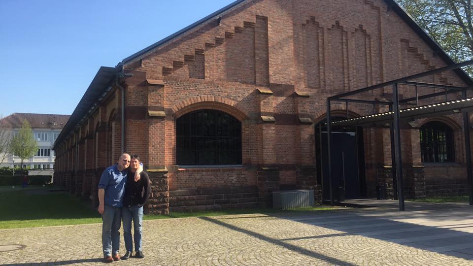 Cuộc sống đi khắp thế giới của sao “Xin hãy tin em” - 9